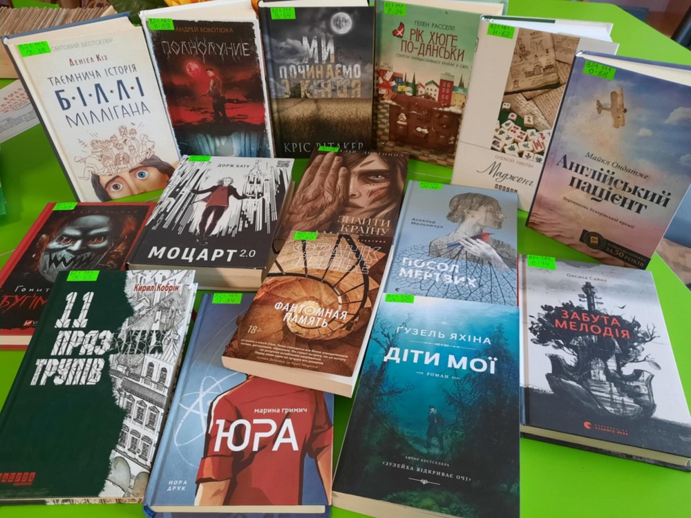 Бібліотека Покрова отримала 88 книг в подарунок від небайдужих мешканців і видавництва «Ранок»