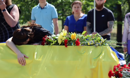 Загинув ще рік тому… На Нікопольщині сьогодні повели в останню путь Героя (фото)