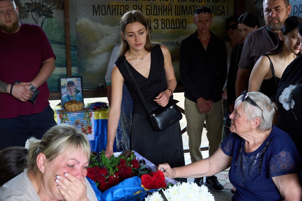 Нікополь сьогодні провів в останню путь Захисника