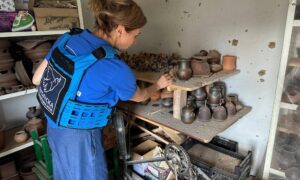 У Нікополі ворог понівечив майстерню відомого гончара (фото)