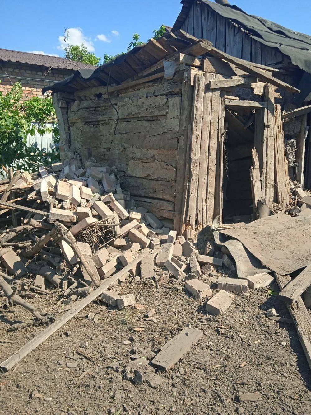 Живуть без світла, зв’язку і транспортного сполучення під звуки вибухів: на НІкопольщині «Проліска» допомогла мешканцям двох сіл