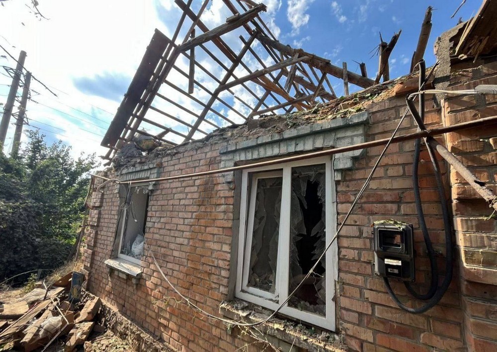 У Нікополі вагітна жінка з 6-річним сином потрапили під обстріл: «Проліска» надала допомогу людям