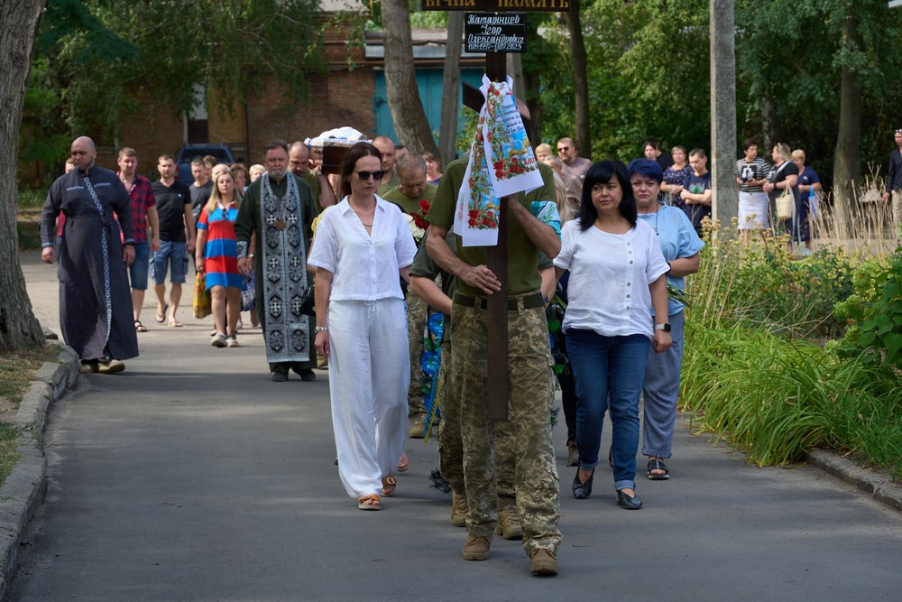 Нікополь сьогодні провів в останню путь Захисника