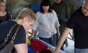 Не вагаючись пішов на фронт і боровся до останнього «раунду»: Нікополь сьогодні провів в останню путь Героя (фото)