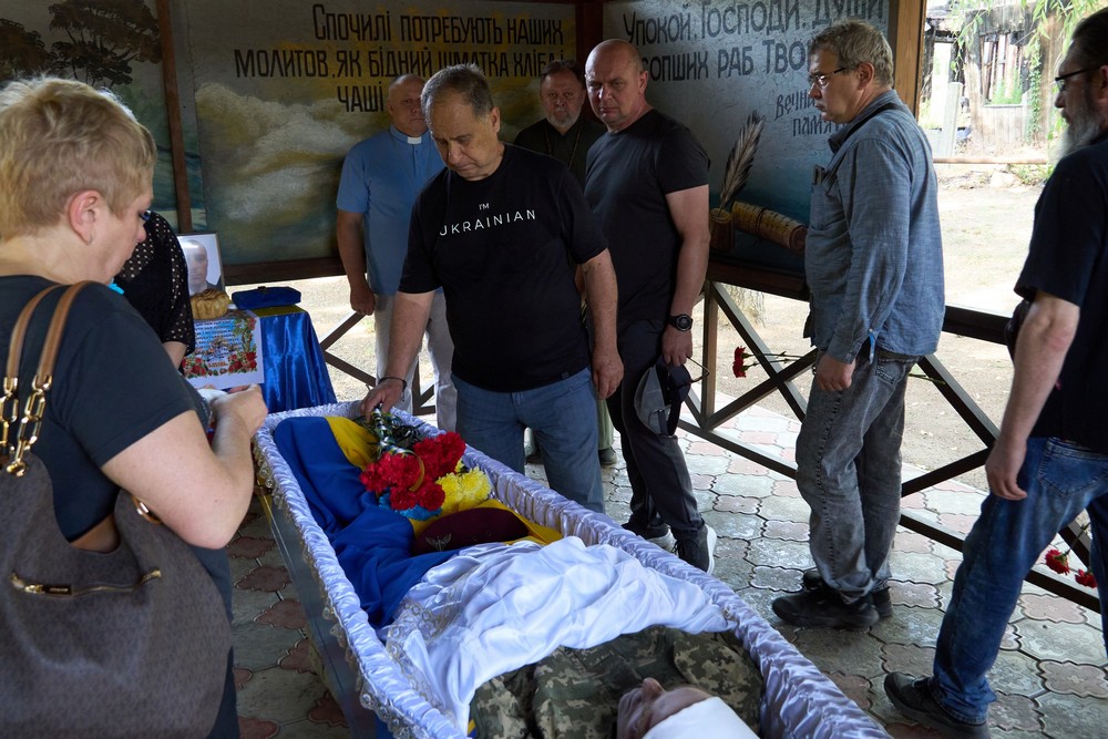 Нікополь сьогодні провів в останню путь Героя: фото