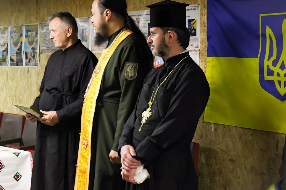 Kapelan Nikopolskoho harnizonu blahoslovyv voiniv 2