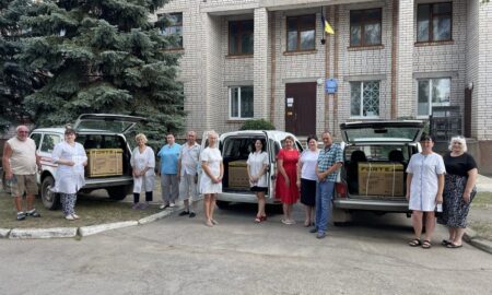 Медики Нікопольщини отримали генератори від Новоушицької громади 