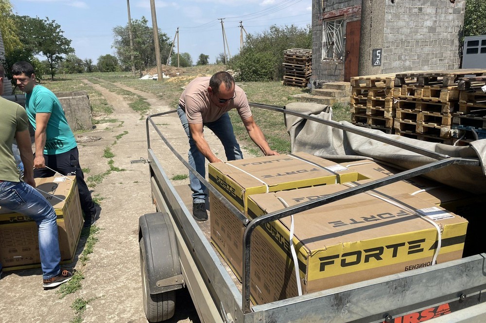 Медики Нікопольщини отримали генератори від Новоушицької громади  3
