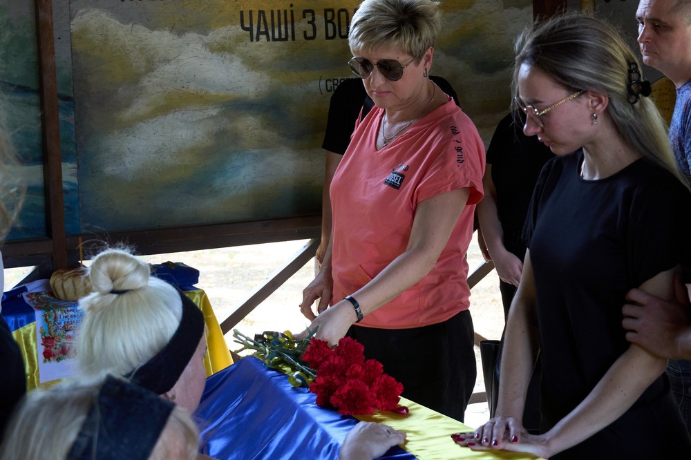 Нікополь провів в останню путь полеглого Захисника (фото) 11