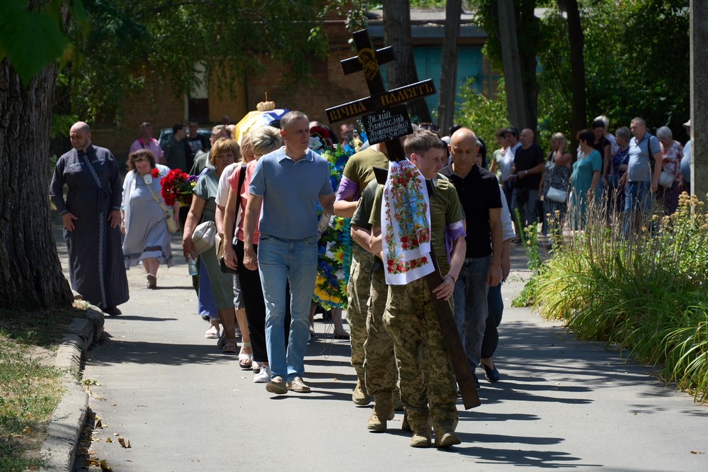 Нікополь провів в останню путь полеглого Захисника (фото) 12
