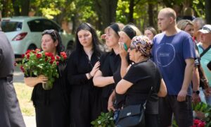 Нікополь провів в останню путь полеглого Захисника (фото) 3