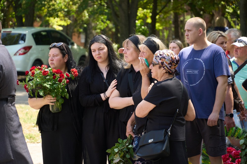 Тривалий час вважався зниклим безвісти... Нікополь провів в останню путь полеглого Захисника (фото) 1 Нікополь провів в останню путь полеглого Захисника (фото) 3