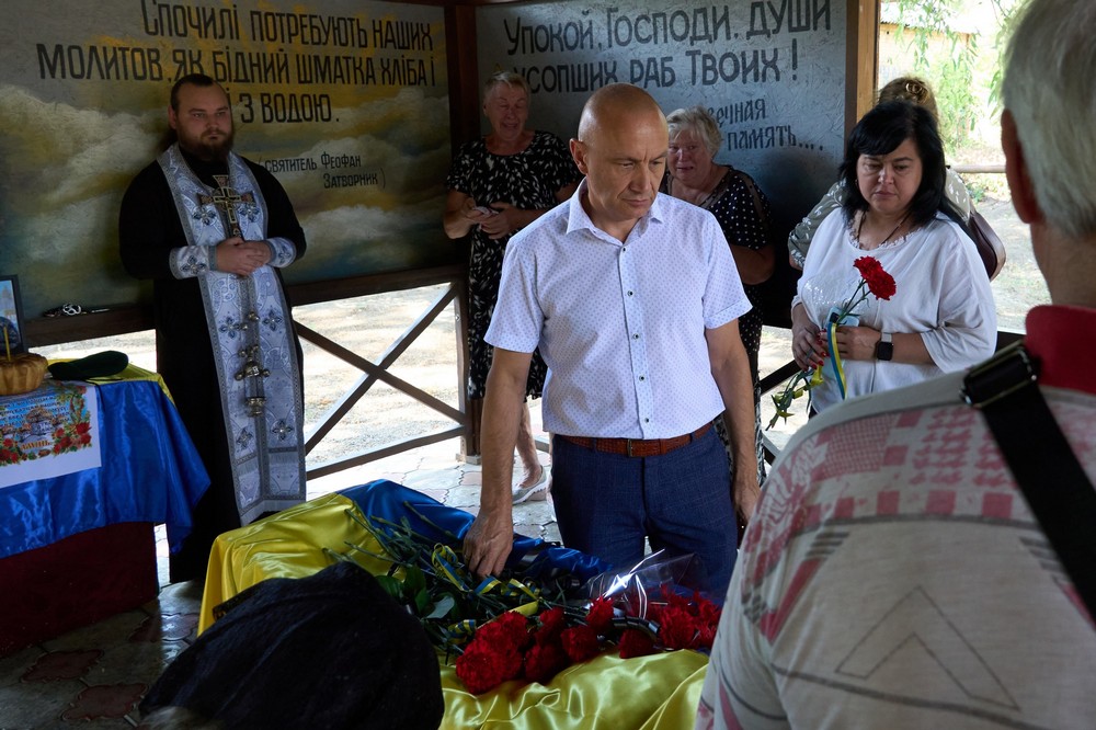 Нікополь сьогодні провів 8