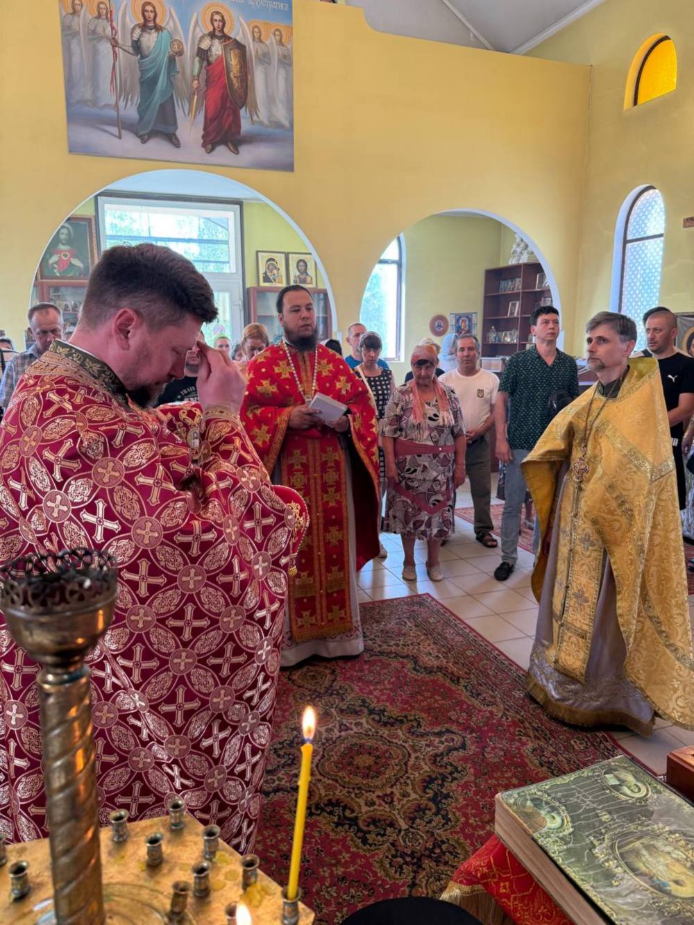 Обласний благочинний подарував священицький срібний хрест священнику з Кривого Рога 4