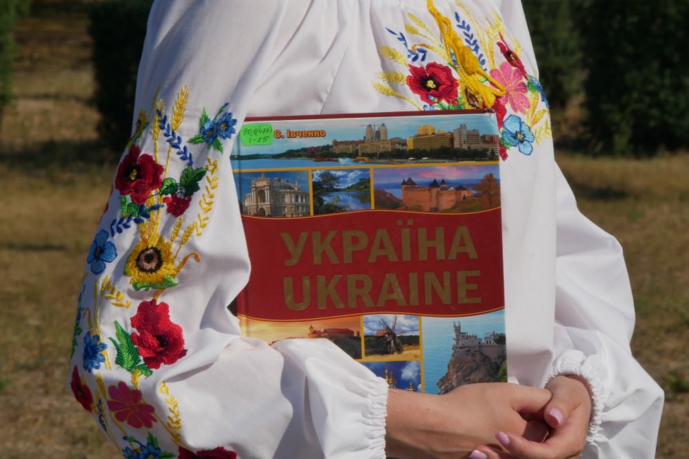 У Покрові сьогодні відзначили День української державності: фото