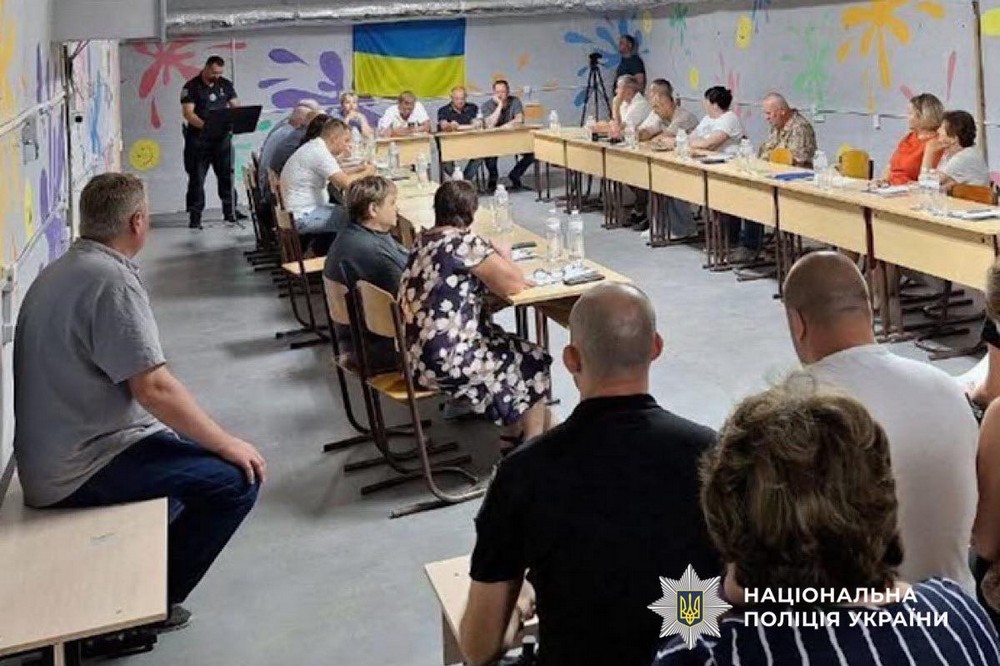  Поліцейські Нікопольщини відзвітували перед населенням за перше півріччя 2025 року 4