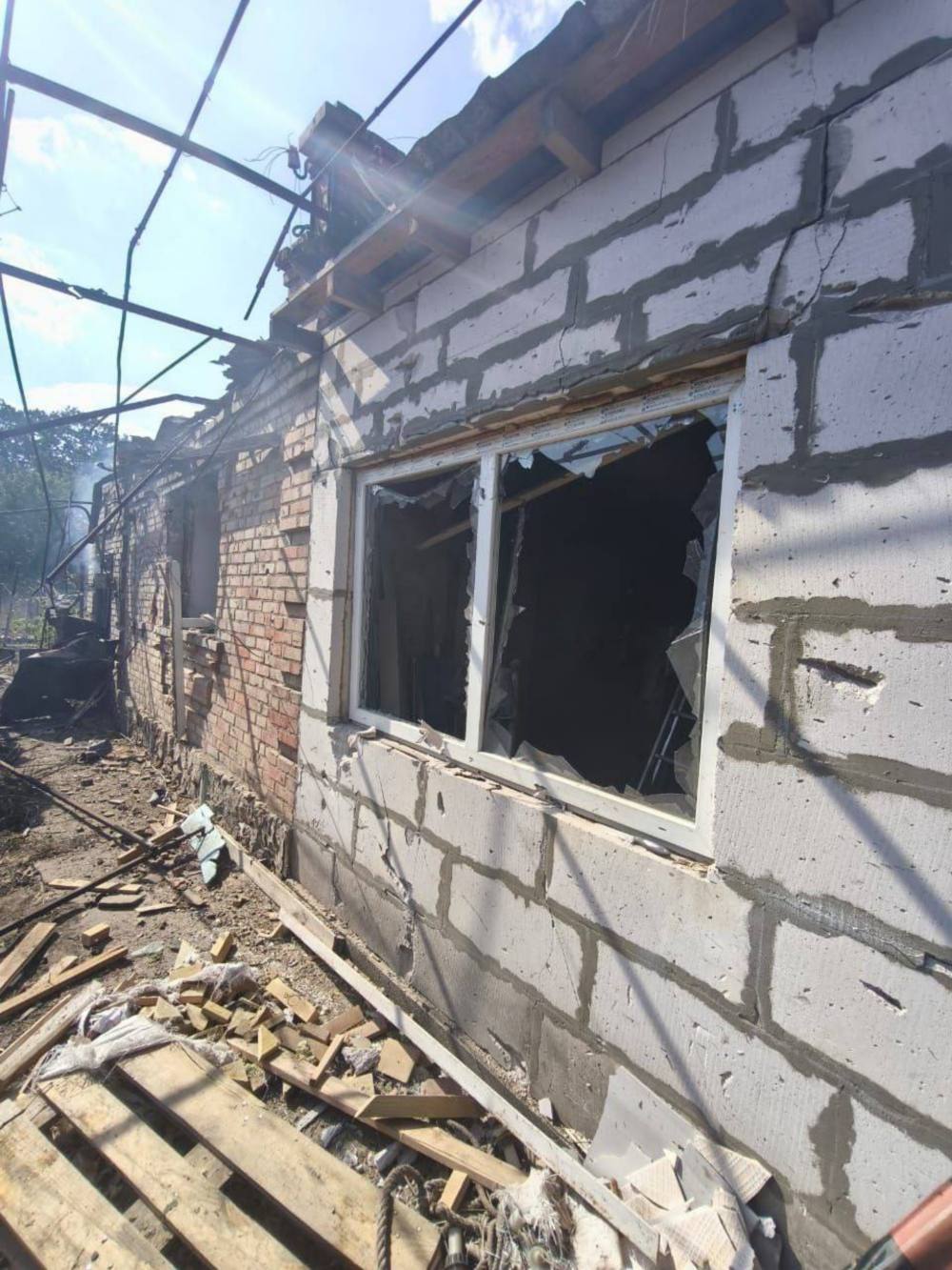 У Нікополі двоє поранених і є руйнуванн 4