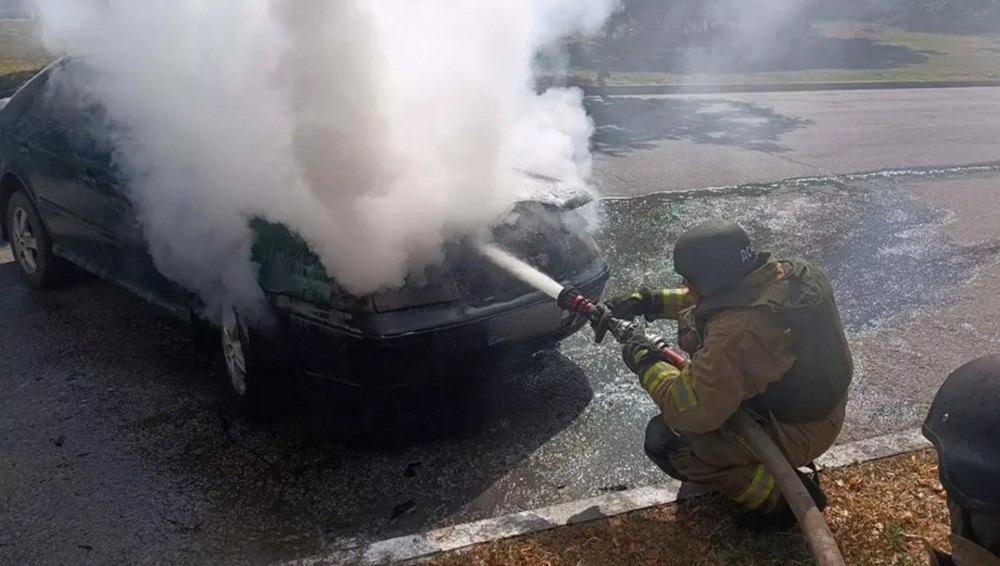 У Нікополі сьогодні згоріла автівка