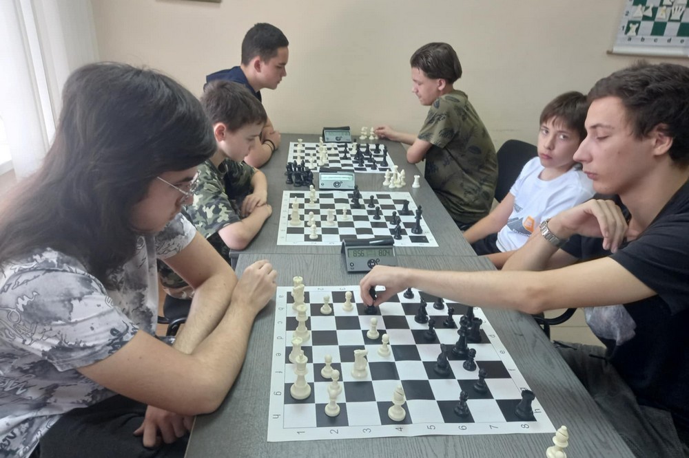 У Нікополі 6