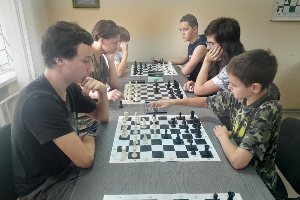 У Нікополі 7
