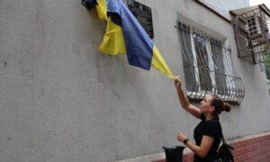 У Покрові сьогодні відкрили меморіальну дошку на честь полеглого Захисника Миколи Безердяна (фото) 3