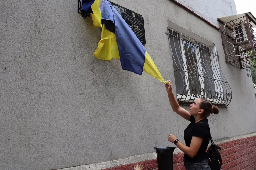 У Покрові сьогодні відкрили меморіальну дошку на честь полеглого Захисника Миколи Безердяна (фото) 3