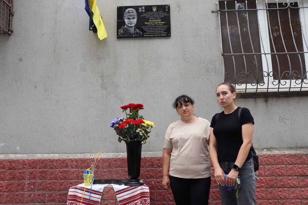 У Покрові сьогодні відкрили меморіальну дошку на честь полеглого Захисника Миколи Безердяна (фото) 4