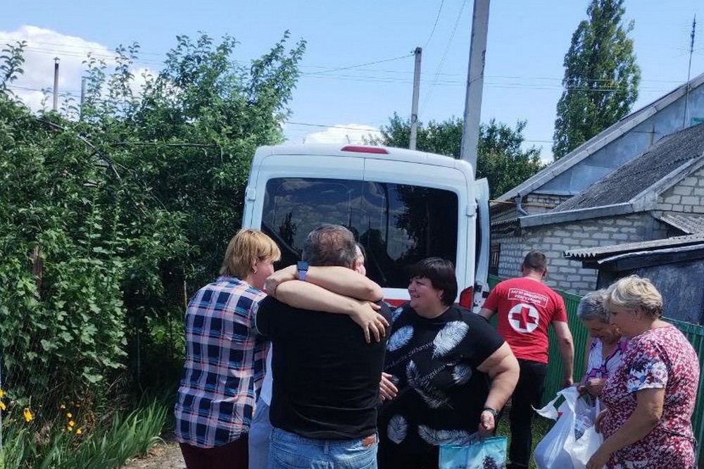Загін швидкого реагування Нікополя евакуював родину з їх улюбленцями до більш безпечного місця 1 Загін швидкого реагування Нікополя евакуював родину з їх улюбленцями до більш безпечного місця