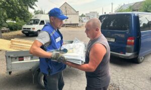 Жителі Марганця сьогодні отримали допомогу 2
