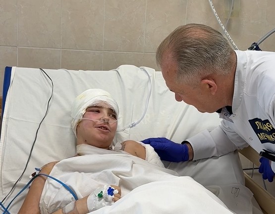 Травма майже не давала шансів на життя: у Дніпрі врятували вагітну жінку, поранену під час удару по пологовому Кам'янського (відео)