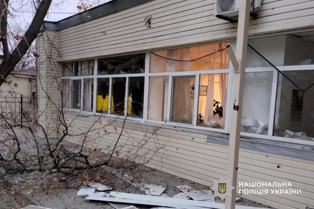 «Найважче було відповідати на дзвінки рідних тих, хто вже ніколи не підніме слухавку»: поліція Нікопольщини три роки працює під обстрілами (фото, відео)
