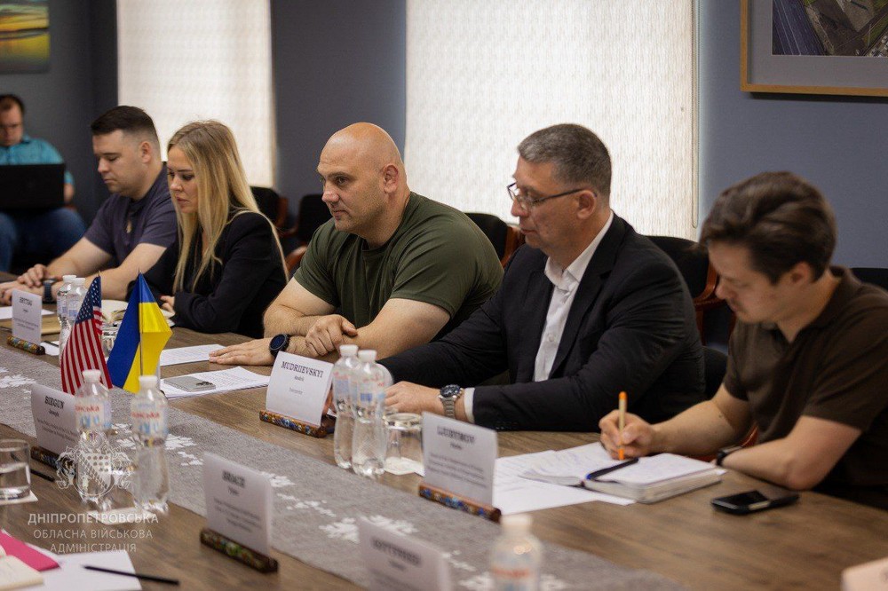 делегація із США прибула на Дніпропетровщину, аби побачити ситуацію на власні очі 10