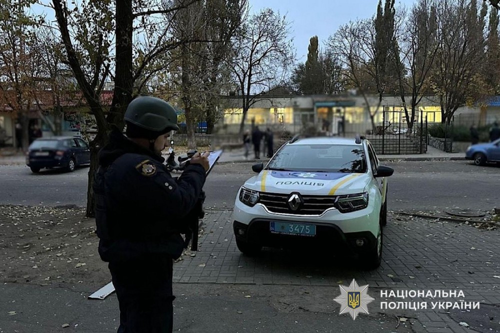 «Найважче було відповідати на дзвінки рідних тих, хто вже ніколи не підніме слухавку»: поліція Нікопольщини три роки працює під обстрілами (фото, відео)