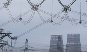 Старший лейтенант Сил оборони України з позивним «Алекс» прокоментував ворожі удари по Нікополю, зокрема FPV—дронами, які тривають вже декілька років. Він пояснив, чому уваги до ситуації у Нікополі не дуже багато.