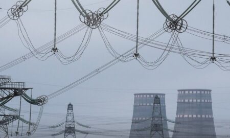Старший лейтенант Сил оборони України з позивним «Алекс» прокоментував ворожі удари по Нікополю, зокрема FPV—дронами, які тривають вже декілька років. Він пояснив, чому уваги до ситуації у Нікополі не дуже багато.