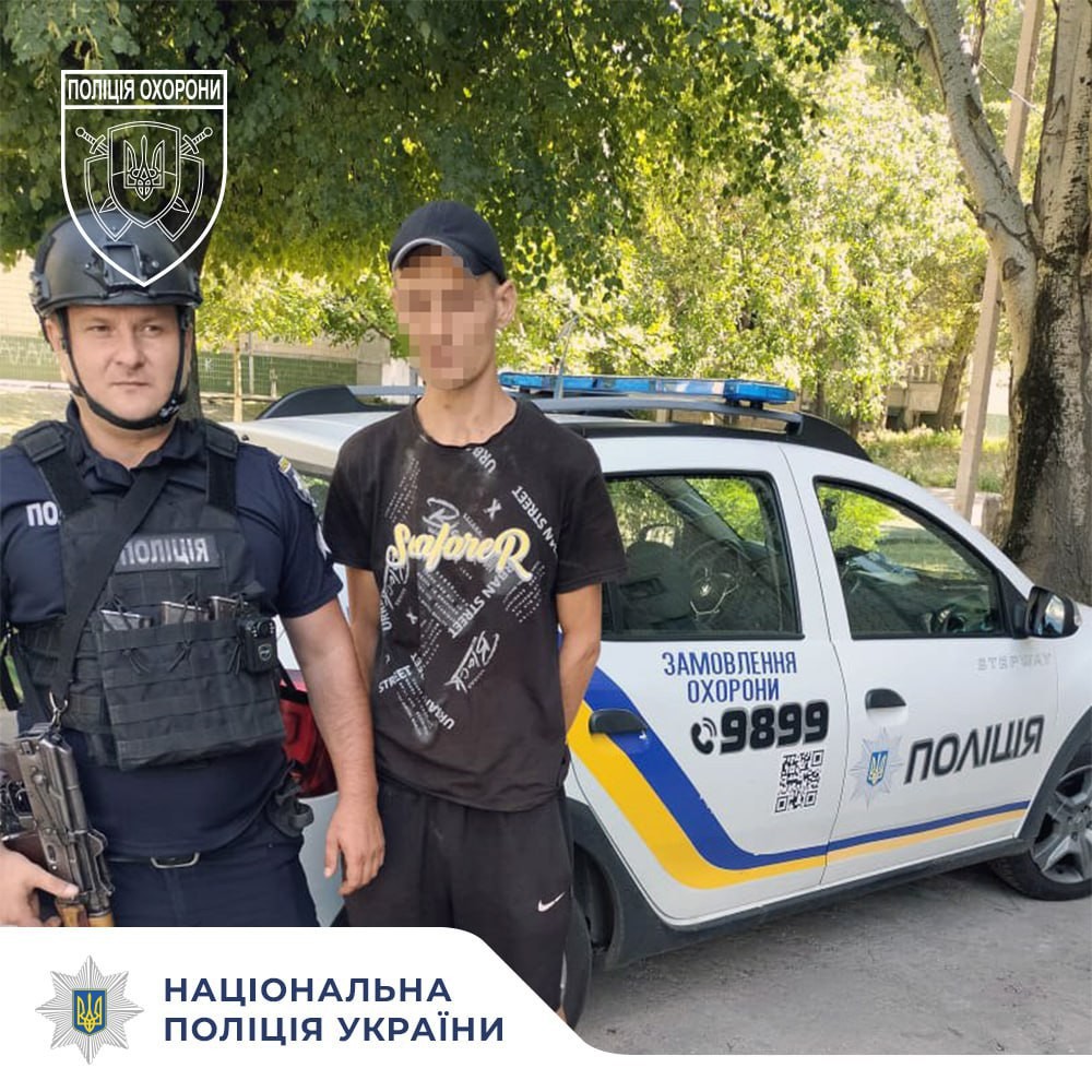 У Нікополі чоловік намагався викрасти автомобільний диск, зламавши двері об’єкту під охороною