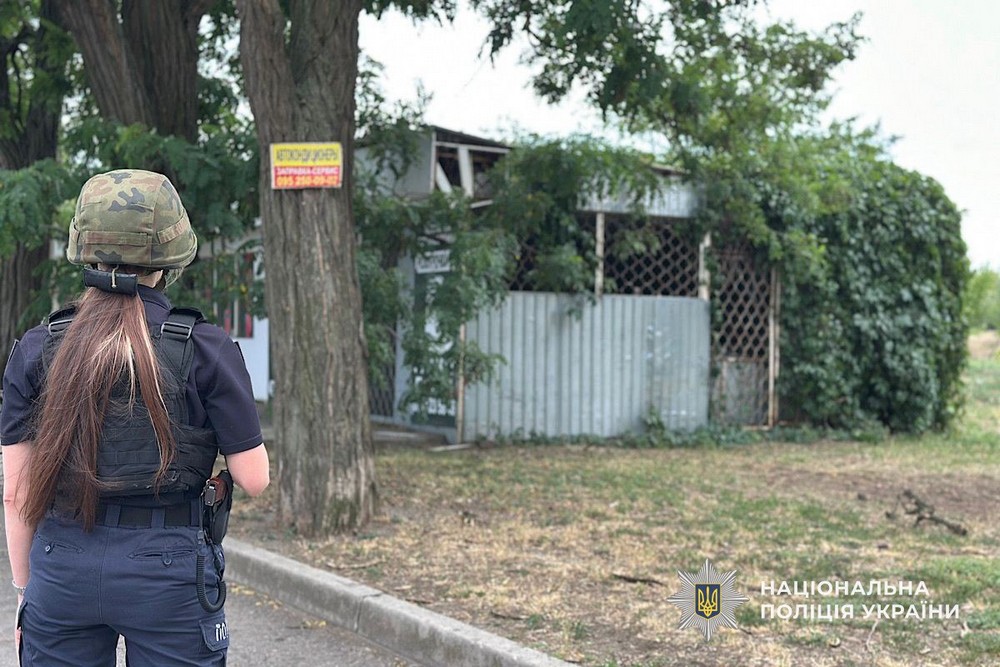 Фото наслідків ворожих атак на Нікополь