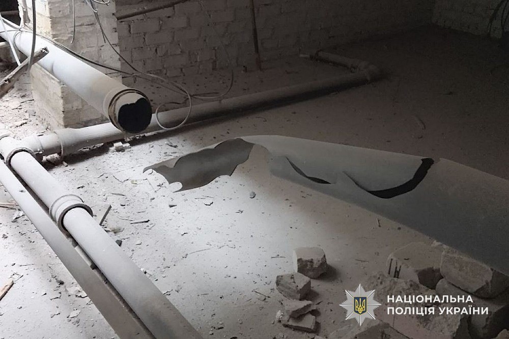 Фото наслідків ворожих атак на Нікополь