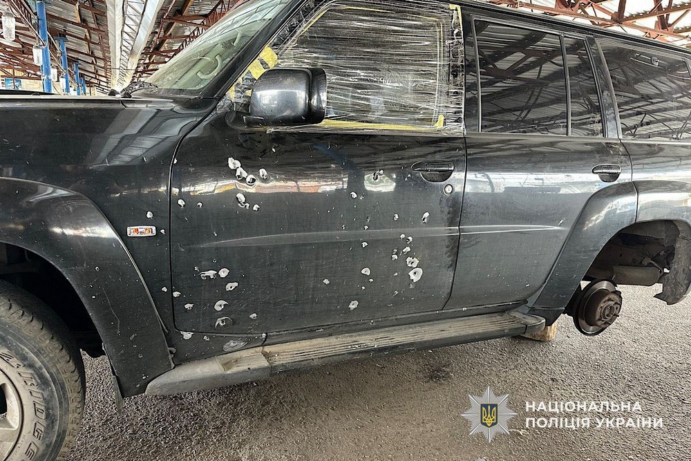 Фото наслідків ворожих атак на Нікополь