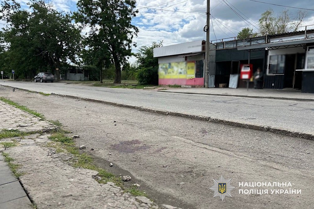 Фото наслідків ворожих атак на Нікополь