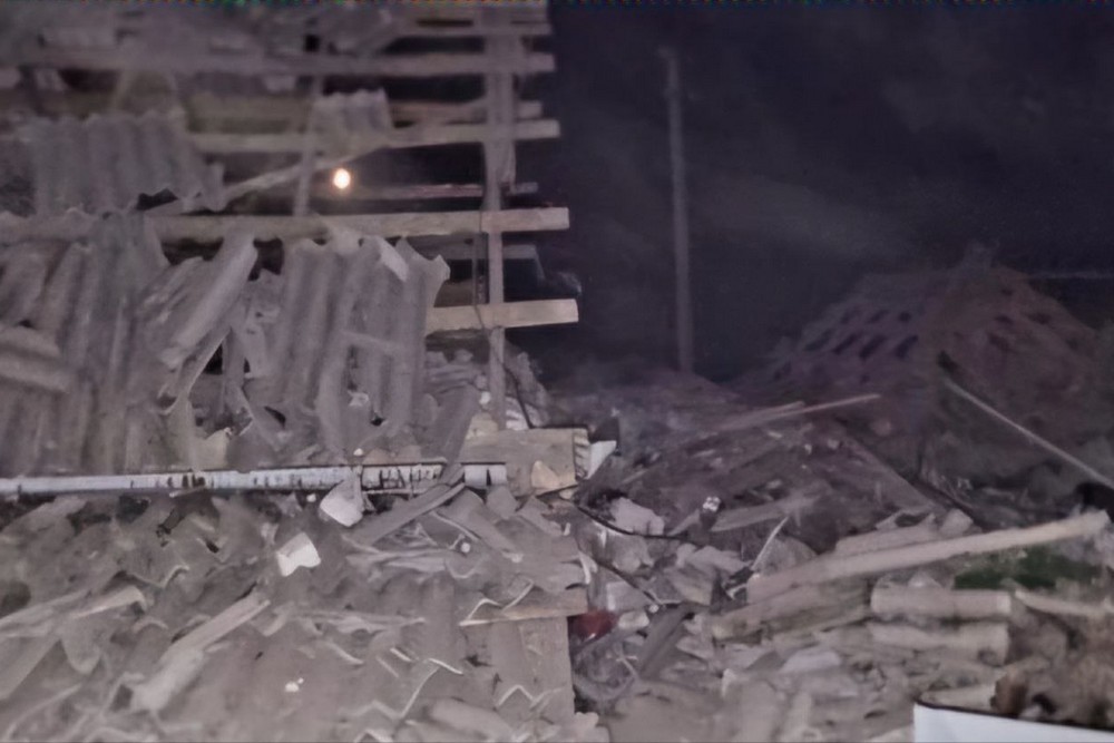Ворог бив по Нікополю і району, атакував область з неба – збито 14 БпЛА, є руйнування під Дніпром (фото)