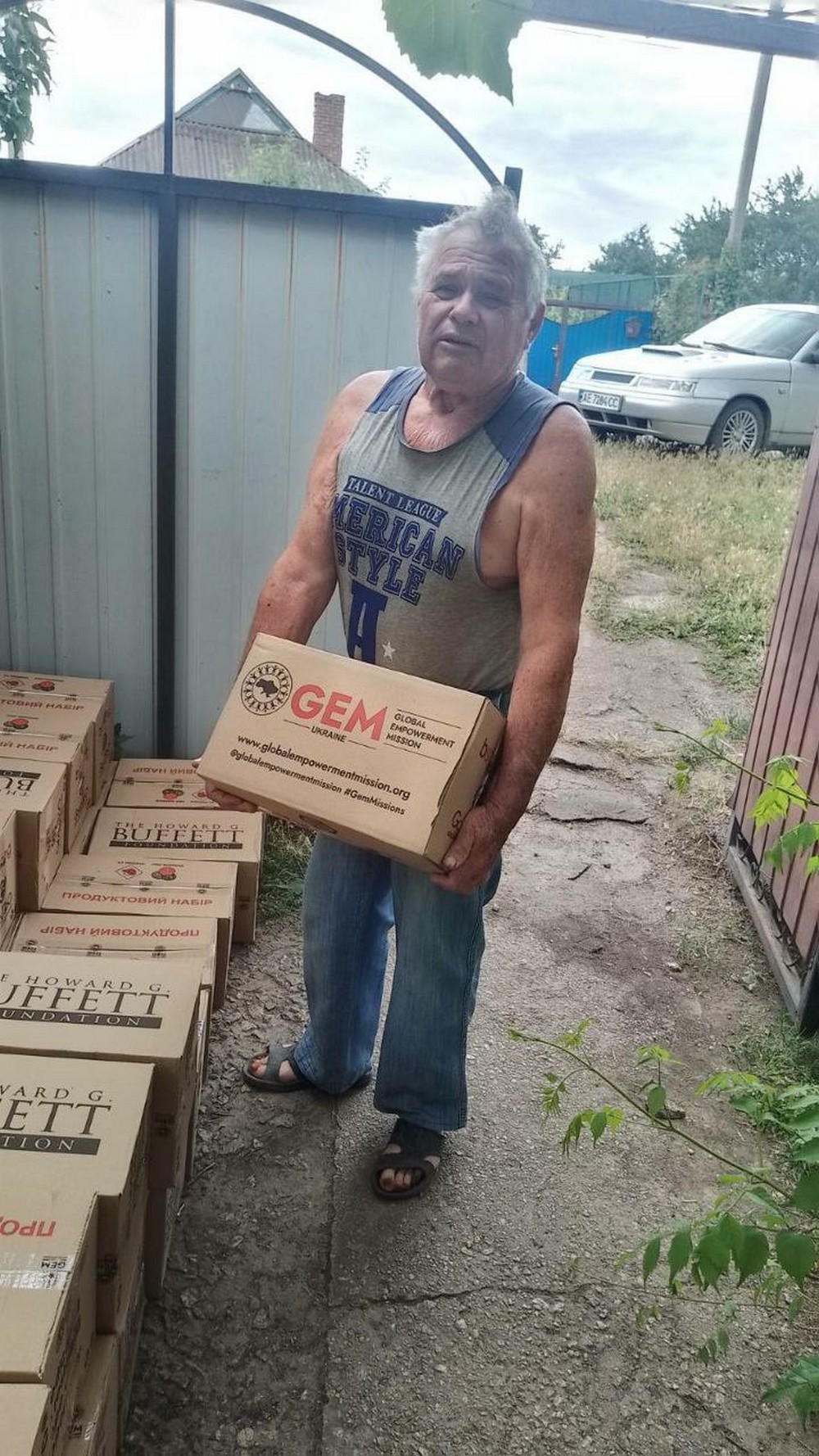 Мешканці Марганця отримали 1440 продуктових наборів від "GEM": фото