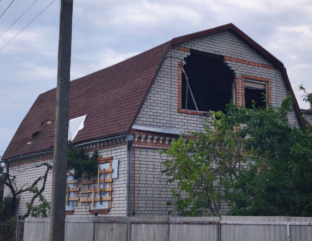 Фото наслідків обстрілів Нікополя
