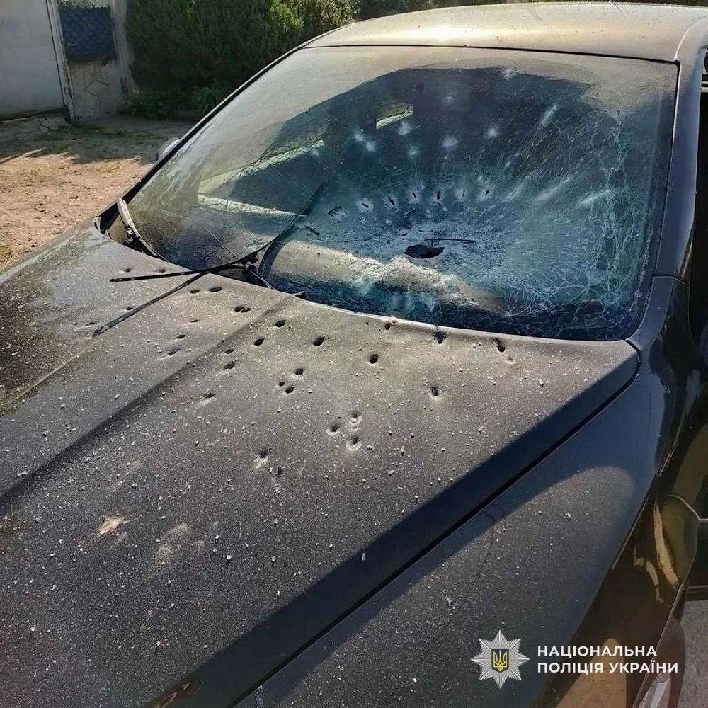 Надійшло 70 повідомлень про обстріли Нікопольщини за добу: понівечено п’ятиповерхівку, АЗС, автівки (фото)