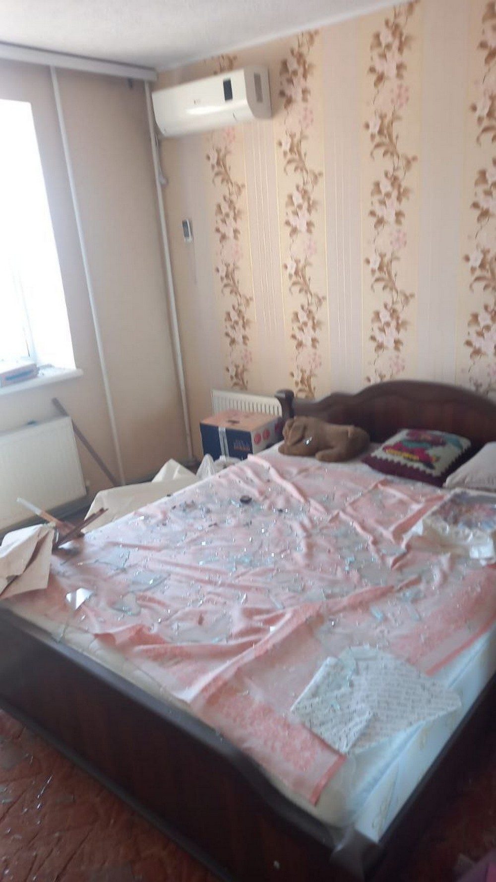У Нікополі двоє поранених, побито кафе, аптеку, багатоповерхівки. На Синельниківщині теж поранений і руйнування (фото)
