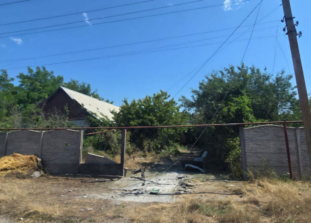 У Нікополі двоє поранених, побито кафе, аптеку, багатоповерхівки. На Синельниківщині теж поранений і руйнування (фото)