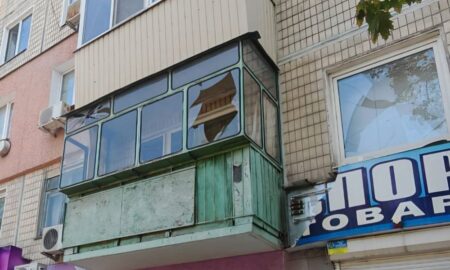 У Нікополі двоє поранених, побито кафе, аптеку, багатоповерхівки. На Синельниківщині теж поранений і руйнування (фото)