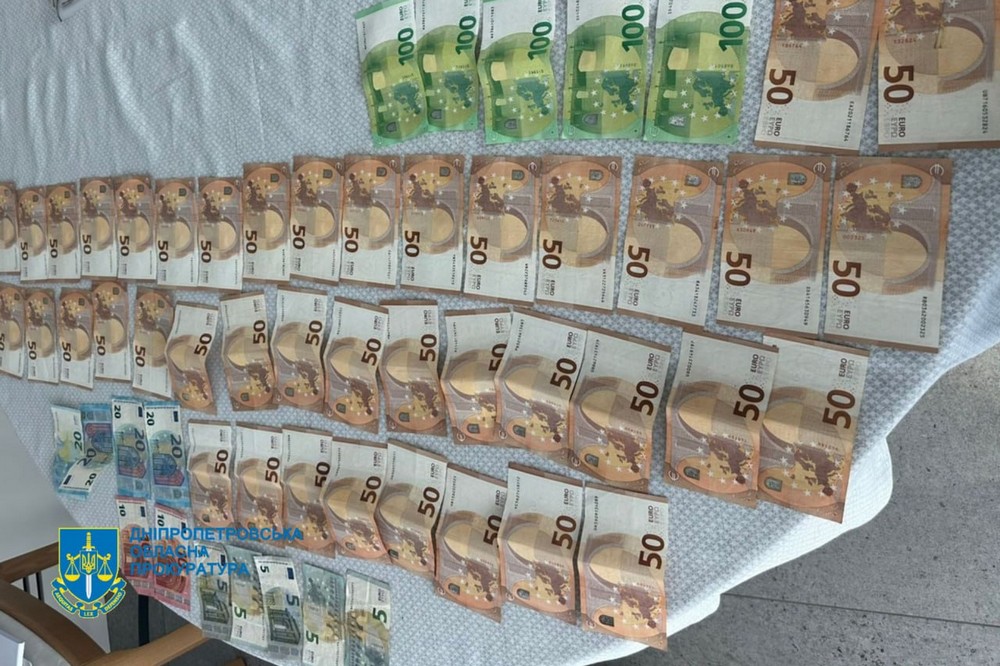 Розікрали 7 мільйонів на реконструкції укриттів у школах: на Дніпропетровщині оголосили підозру посадовиці міськради та інженеру