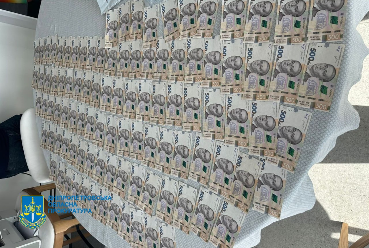 Розікрали 7 мільйонів на реконструкції укриттів у школах: на Дніпропетровщині оголосили підозру посадовиці міськради та інженеру