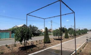 У Придніпровському встановили арку, яка створює прохолодний туман (відео)